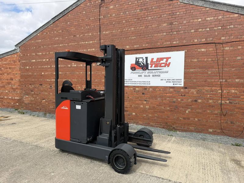 Linde reach truck for narrow aisle racking, available for hire in Castleford